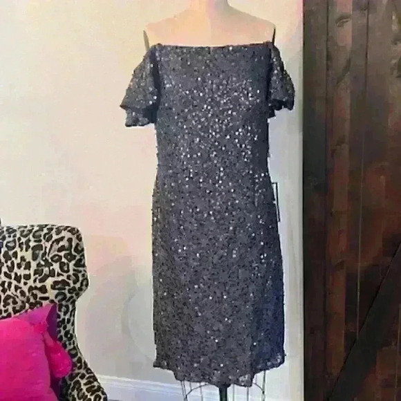 NIGHTWAY NWT Grey Sequined Cocktail Dress Size 14 - Picture 1 of 10